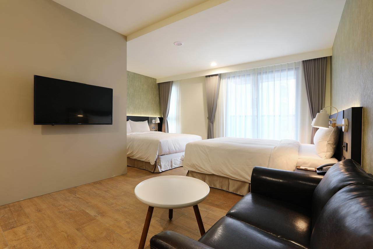 Kun Tour Hotel Taichung Exterior photo