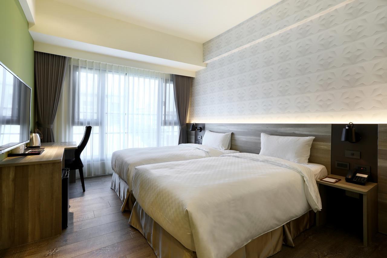 Kun Tour Hotel Taichung Exterior photo