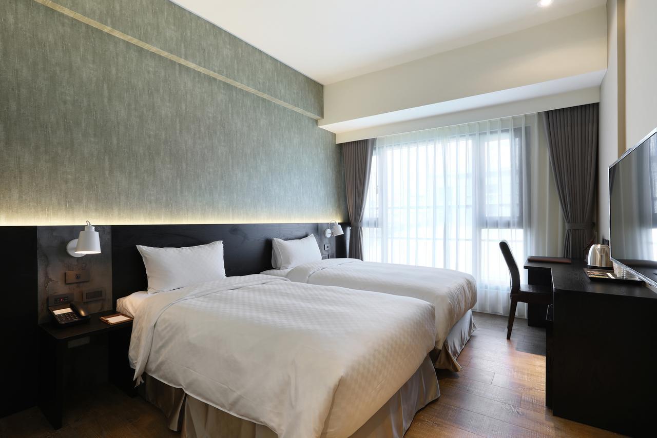 Kun Tour Hotel Taichung Exterior photo