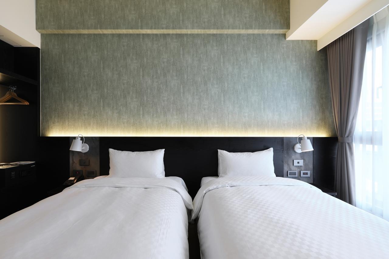 Kun Tour Hotel Taichung Exterior photo