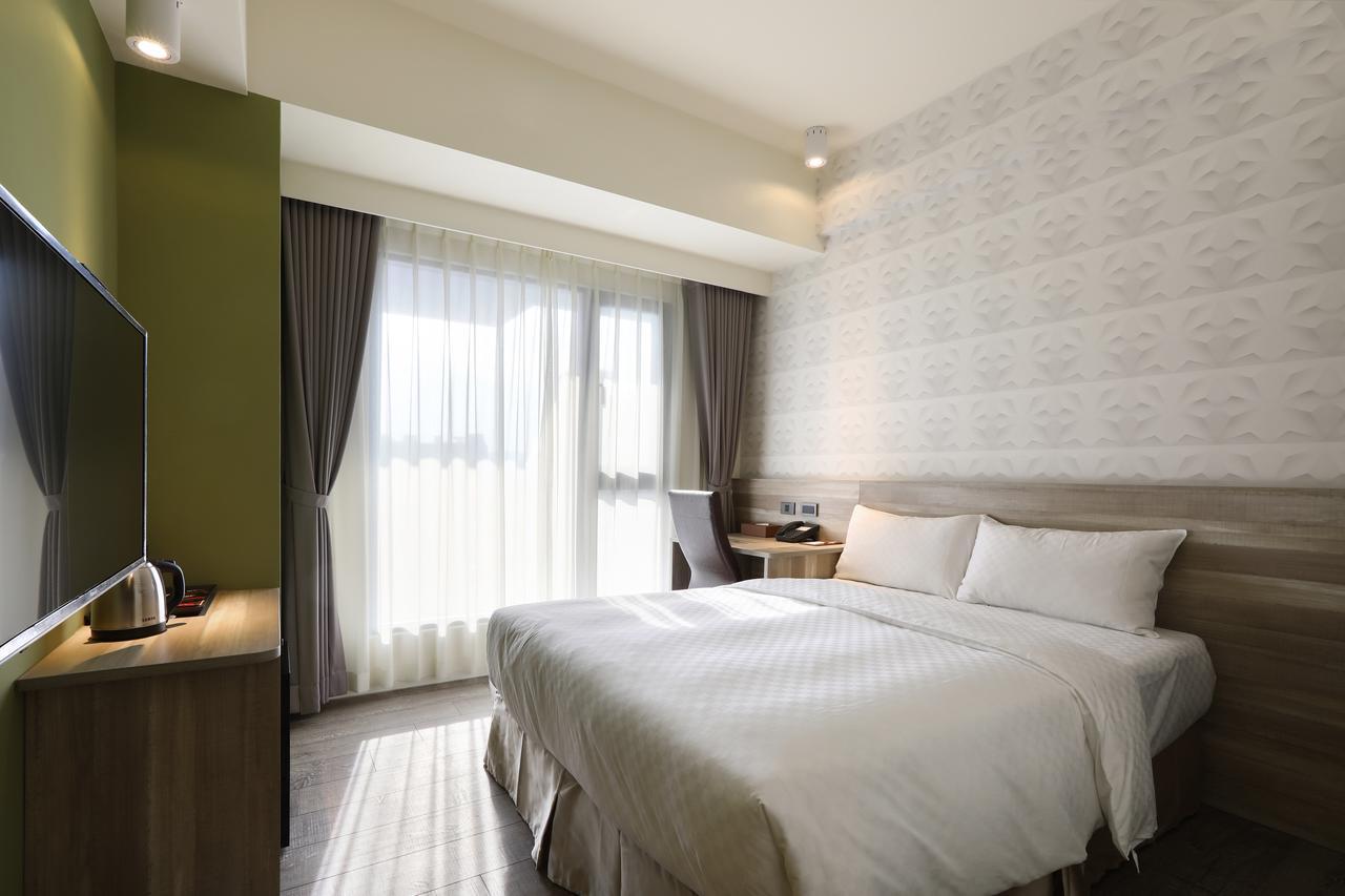 Kun Tour Hotel Taichung Exterior photo