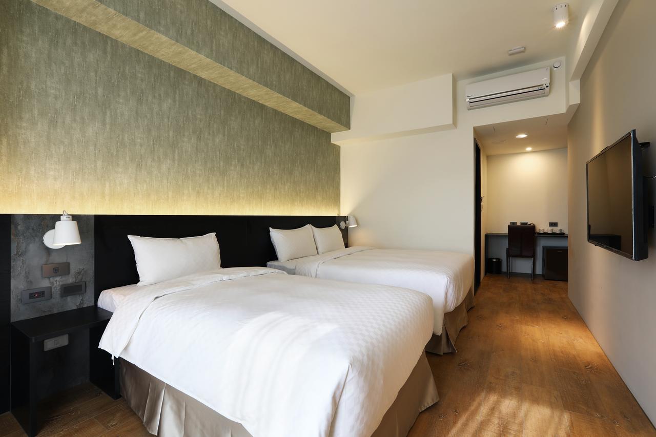 Kun Tour Hotel Taichung Exterior photo